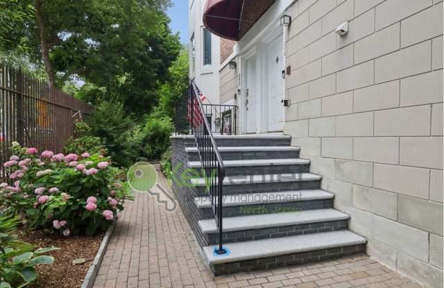 Spacious 2BR/2BA Duplex in Gated Community with Parking, Washer/Dryer & NYC Skyline Views photos photos Spacious 2BR/2BA Duplex in Gated Community with Parking, Washer/Dryer & NYC Skyline Views photos photos