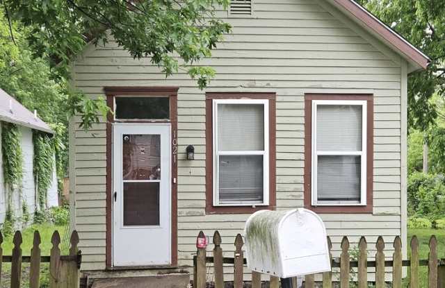 1021 Pottawatomie Street photos photos