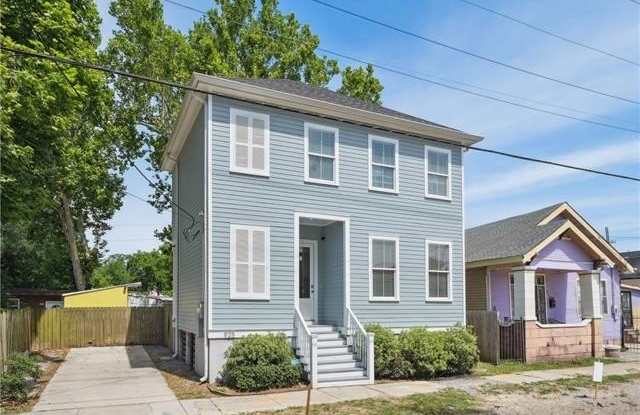 925 N ROCHEBLAVE Street photos photos