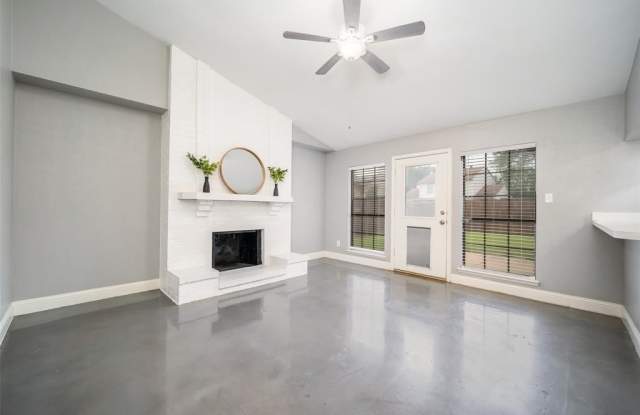 1312 Creekwood Court Gallery 2