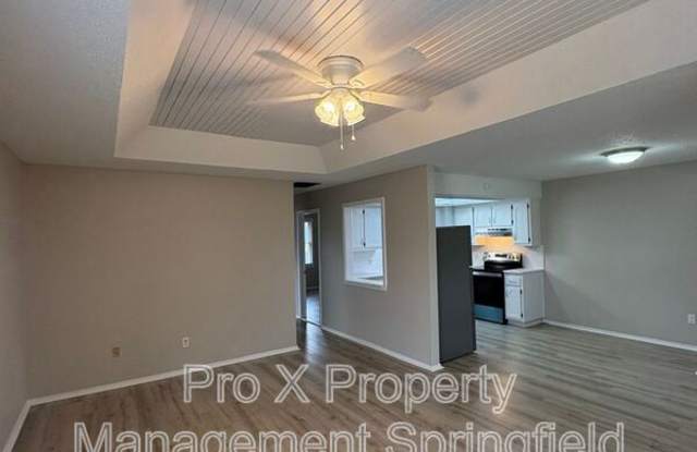 457 W Grand Gallery 1