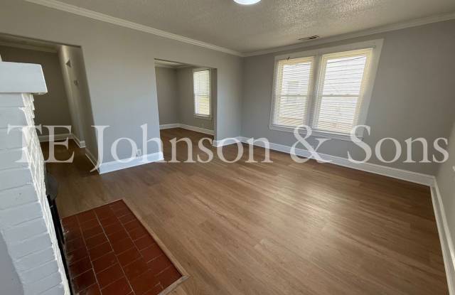 Charming 2 Bedroom Home Gallery 3