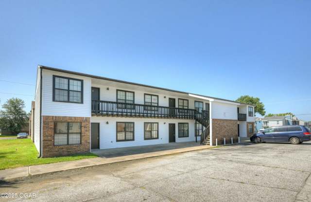 1007 S St Louis Avenue - 1007 South Saint Louis Avenue, Joplin, MO 64801