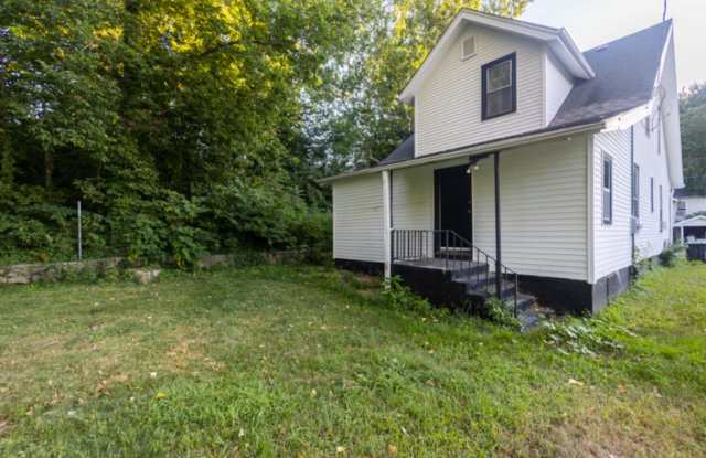 A Spacious and Inviting 3BD/1.5BA Single Family Home Gallery 3