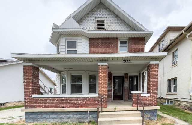 Close to Campus photos photos