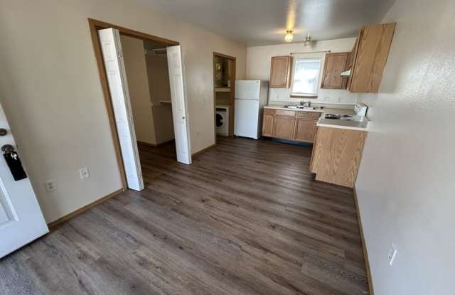 1635 Neptune Street - 12 photos photos