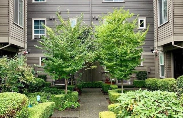 881 5th Pl. NE - 881 5th Place Northeast, Issaquah, WA 98029