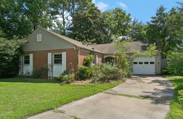700 Pelham Drive photos photos