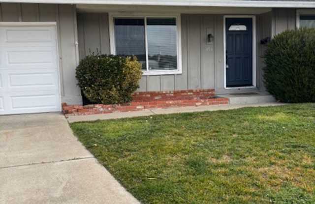 Large 2-Story home in a quiet Cul-de-sac - 454 Modoc Place, Alameda County, CA 94551