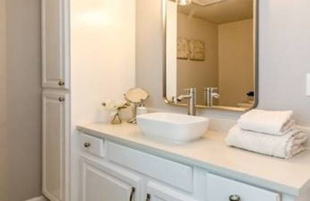 Spacious 2BR House in Federal Way photos photos