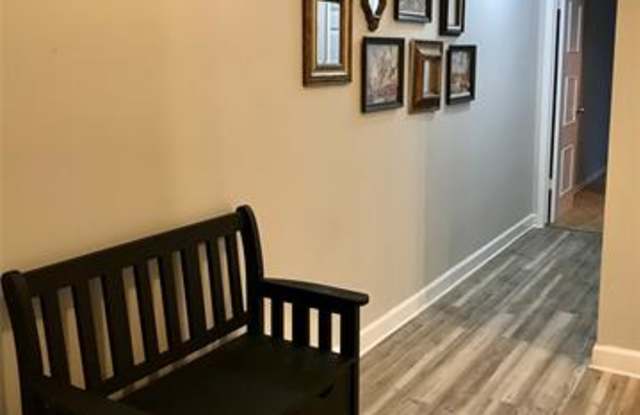 675 RANDOLPH Street Gallery 2