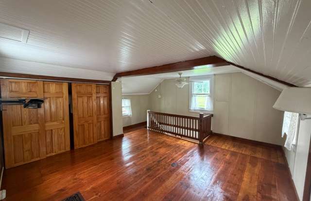 Charming 2-bedroom, 1-bath home in Stroudsburg Gallery 4