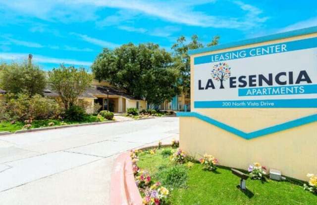 La Esencia photos photos