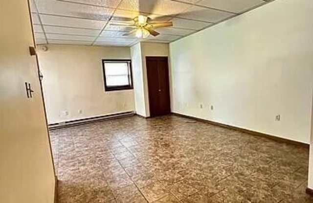 1295 Bunny Lane Gallery 2