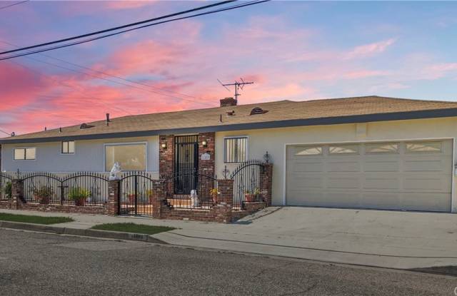 11889 Cedar Avenue Gallery 2