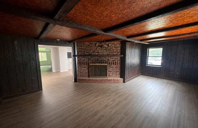 7547-7549 W Lake St Gallery 3