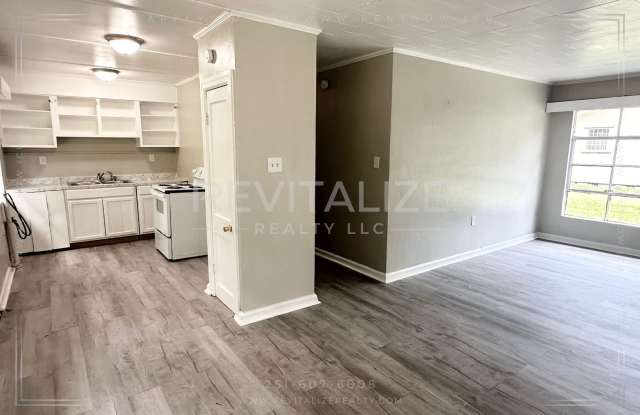 2 Bed / 1 Bath in Mobile, AL! - 3232 Greenleaf Court, Mobile, AL 36605