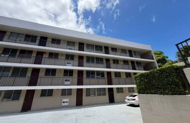 1/1 w/ 1 covered secured parking near Downtown- Electricity included photos photos