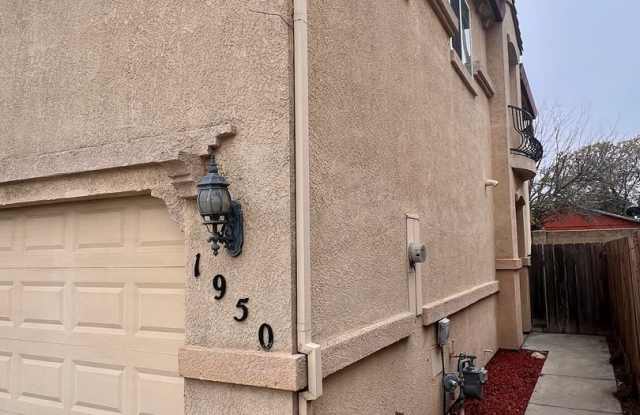 Large Two Story Home Recently Remodeled Available NOW photos photos