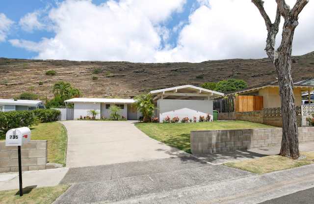 Clean, bright, spacious--single story home in Hawaii Kai - 735 Kapulena Loop, East Honolulu, HI 96825