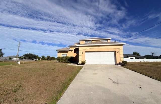 Spacious 4 bedroom, 2.5 bath, 2 car garage home for rent on a corner lot! photos photos Spacious 4 bedroom, 2.5 bath, 2 car garage home for rent on a corner lot! photos photos