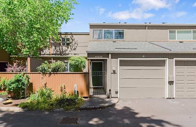 2 Bedroom, 1.5 Bathroom Townhome-Style Condo in Tanasbrook, Near Tanasbourne! photos photos