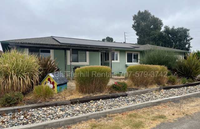 Lovely home on large lot down a private lane - photos photos