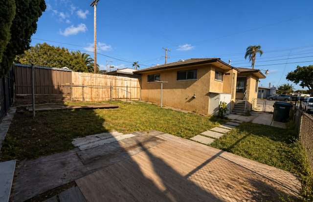 North National City 2 bedroom Home with large private yard and parking Gallery 3