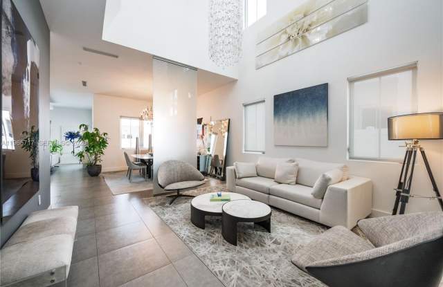 8259 NW 34th St photos photos