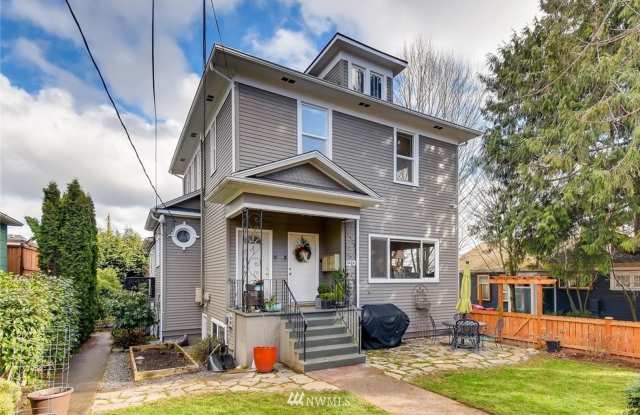 Charming Cottage Style Condo in Fremont! - 3624 Whitman Avenue North, Seattle, WA 98103