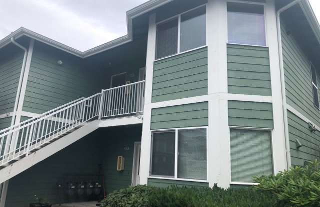 Spacious Cordata 2 Bed, 2 Bath Condo - 340 East Bellis Fair Parkway, Bellingham, WA 98226