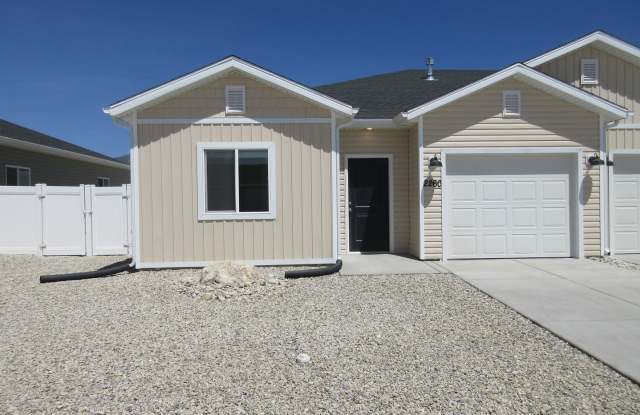 3 bed, 2 Bath, Twin Home - Newer Construction photos photos