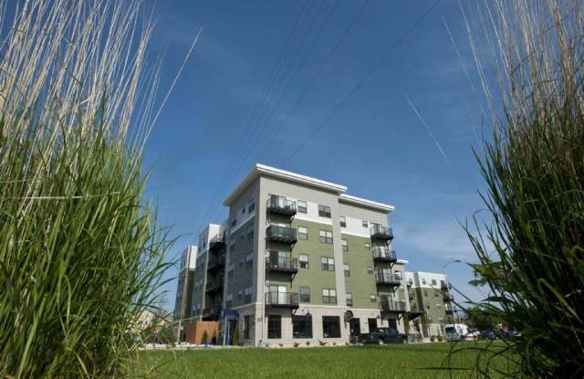 Riverside - Senior Apartments Gallery 1