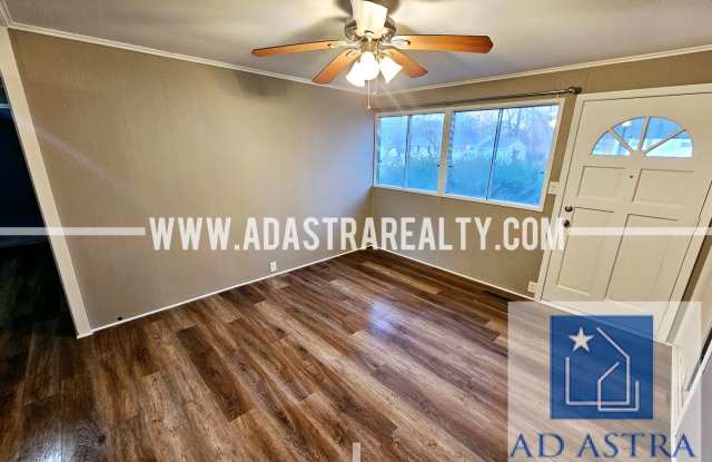 3 Bedroom 1 Bathroom Home in Gladstone-Available in MAY!! photos photos