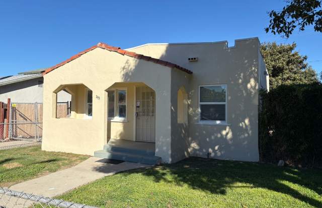Charming 2+1 House nestled in the heart of Ventura, CA - 283 East McFarlane Drive, Ventura, CA 93001