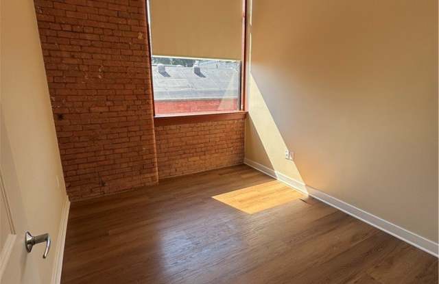 64 Commercial Street Gallery 4