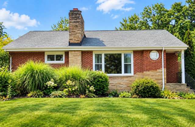 Coming Soon! 3 BR/2BA | Ranch Single Family Home | 1-Car Covered Parking | Gated backyard Gallery 1