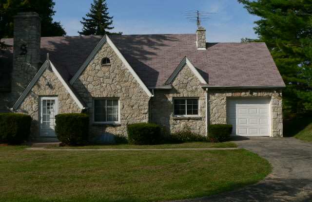 4490 Kemp Road Gallery 1