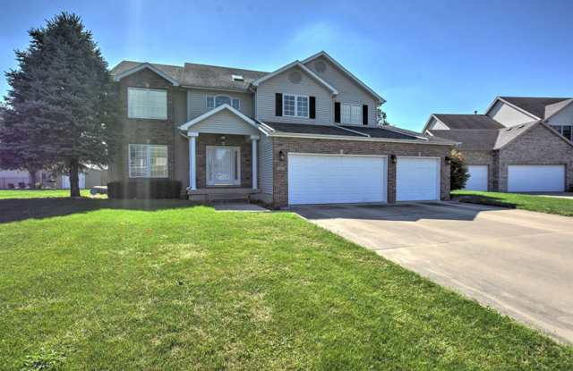 Forsyth Home! 4 Beds 3.5 Baths with Finished Basement photos photos
