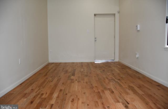 4631 N BROAD STREET Gallery 3