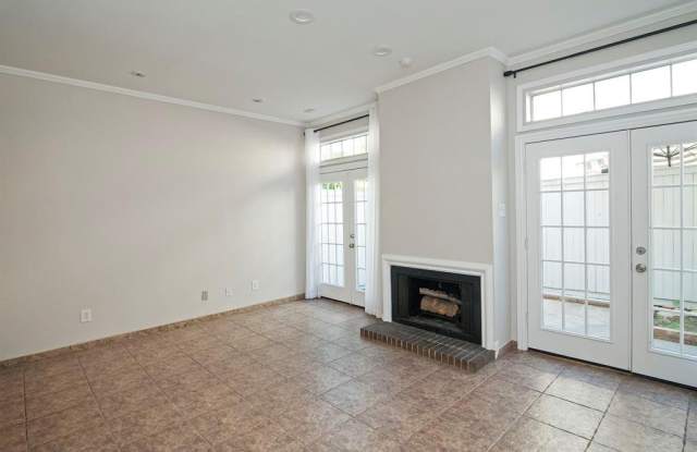4507 Holland Avenue Gallery 4