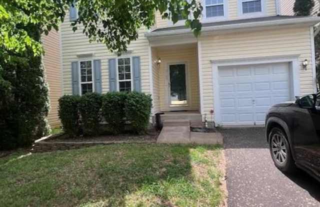 2185 Forsythia Dr photos photos