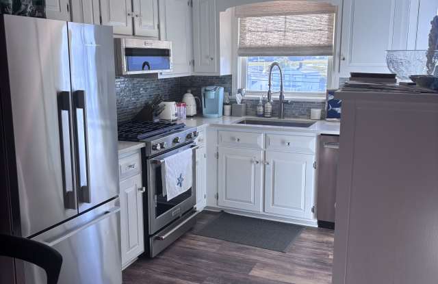 146 Central Avenue - 146 Central Avenue, Salisbury, MA 01952