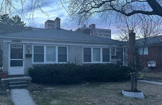 Charming 2 bedroom duplex perfectly located in Rochester photos photos