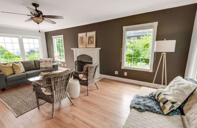 Spacious 4BR Capitol Hill Home with Lake Washington  Mountain Views photos photos