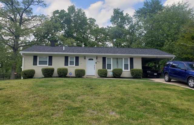 2918 Capri Dr - 2918 Capri Drive, Oxon Hill, MD 20744