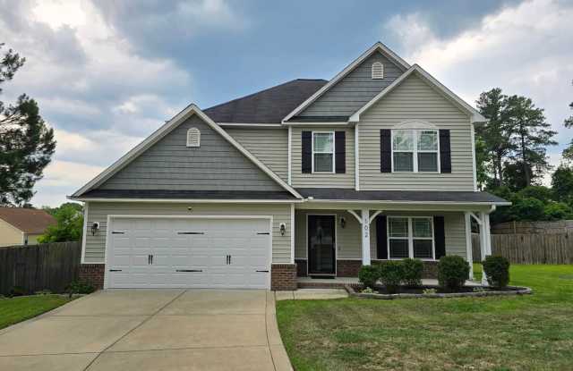 Fabulous 4 Bedroom, 2.5 Bath Home located on a cul-de-sac near Raeford. photos photos