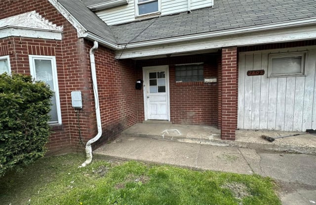 2807 Sunset Ave - 2807 Sunset Boulevard, Steubenville, OH 43952