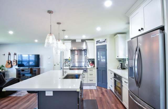 120 8th Avenue E Gallery 4
