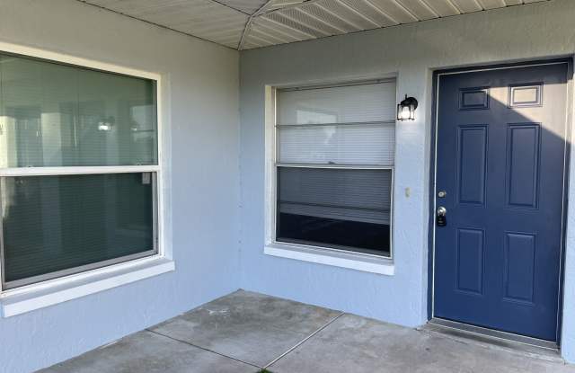 406 Northeast 24th Place - 2 photos photos